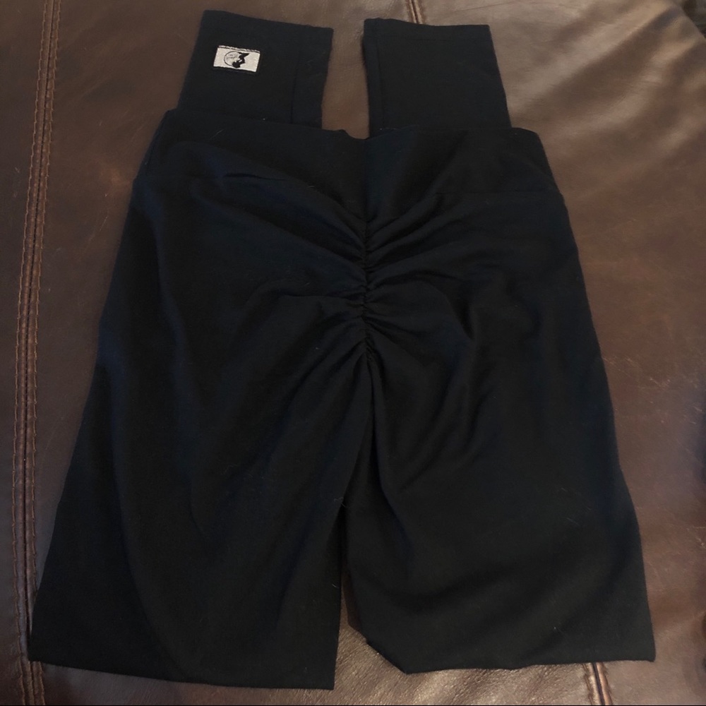 Celestial bodiez booty scrunch leggings